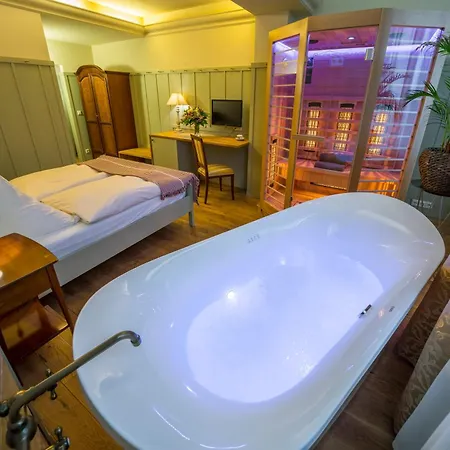 Otel Boutique-hotel & Wellness Goldenes Fass 4*